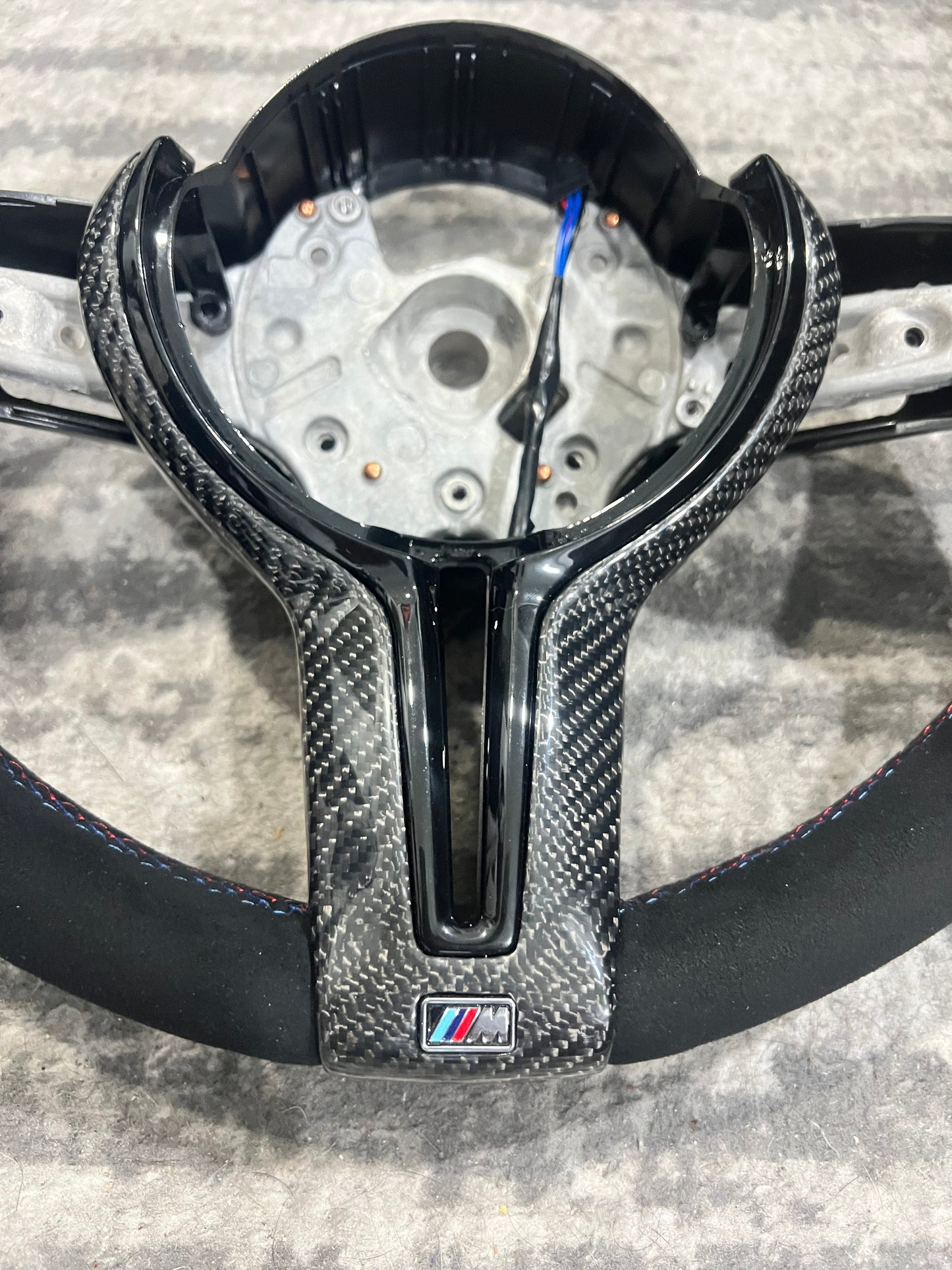 CARBON STEERING WHEEL TRIM REPLACEMENT